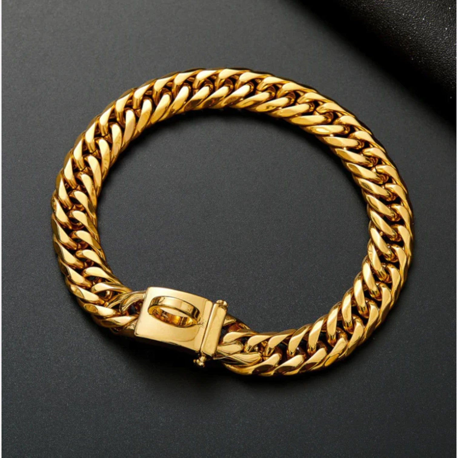RoyalPaw-Pug-Gold-Plated-Chain-Collar.jpg