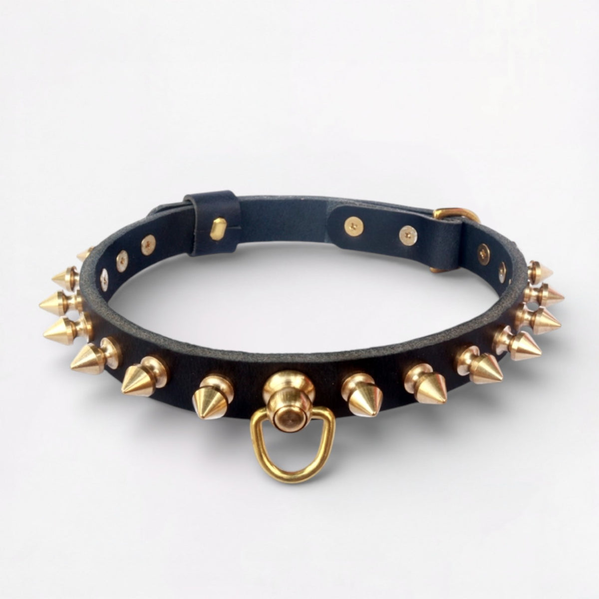 SpikeLux-Pug-Riveted-Collar.jpg