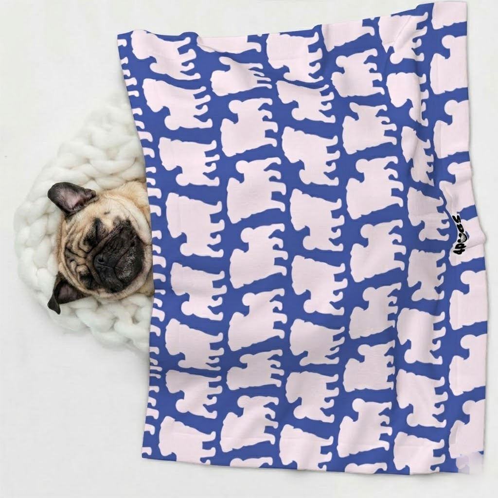 Blossom - Pug  Blanket